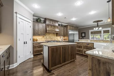 Kitchen - 242 Geneva Church Rd, De Queen, AR 71832 photo 2 of 3