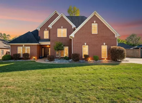6520 W Caribbean Dr, Benton, AR 72019