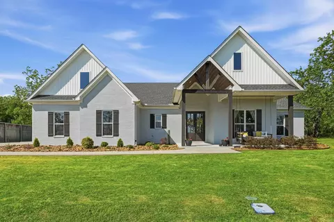 250 E Grandview Hts, Conway, AR 72032