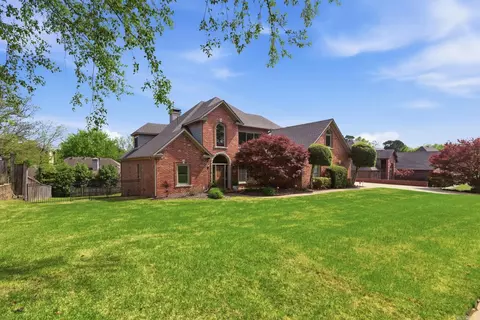 7 Chambord Ln, Little Rock, AR 72223