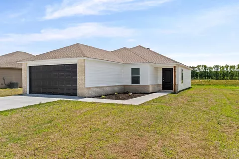 Exterior - 104 Powder River Dr, Beebe, AR 72012 photo 2 of 3