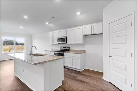 Kitchen - 102 Powder River Dr, Beebe, AR 72012 photo 1 of 1