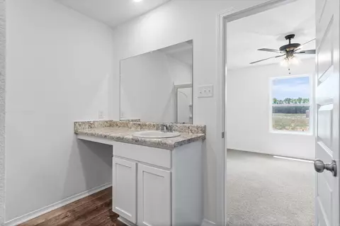 Entry Way - 102 Powder River Dr, Beebe, AR 72012 photo 4 of 7