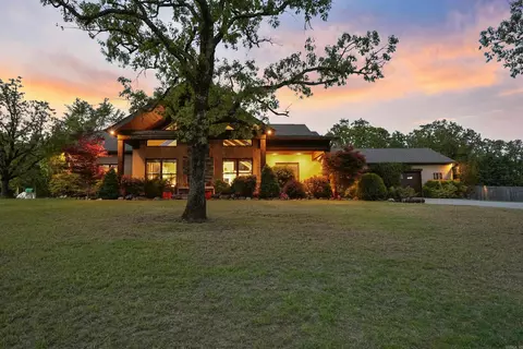 190 E Grandview Heights Dr, Conway, AR 72032