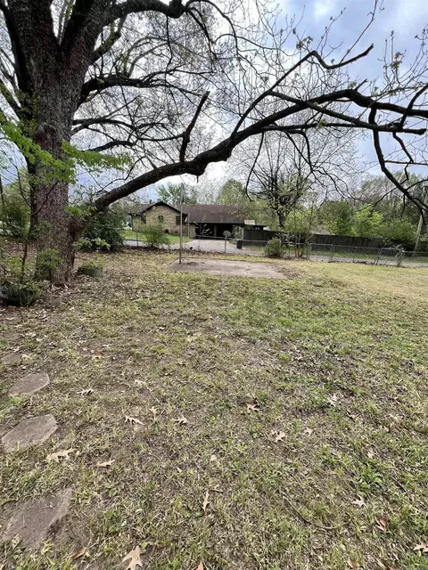 Exterior - 214 S Ninth St, De Queen, AR 71832 photo 5 of 6