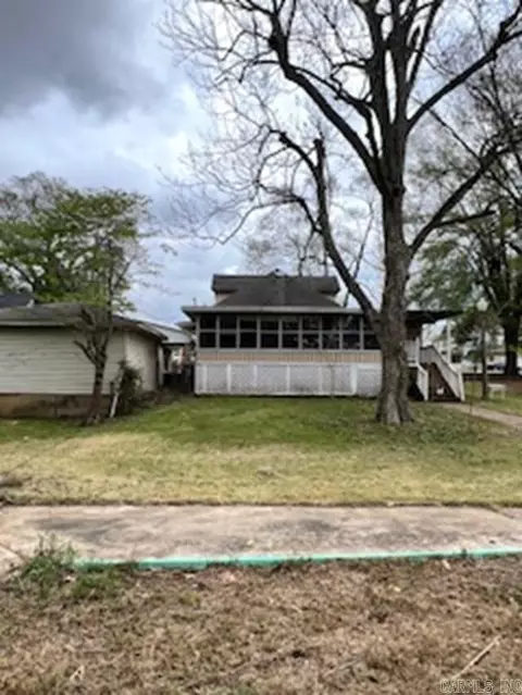 Exterior - 214 S Ninth St, De Queen, AR 71832 photo 1 of 6
