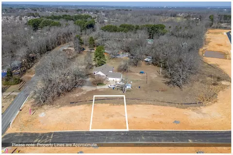 102 Glade Dr, Cabot, AR 72023