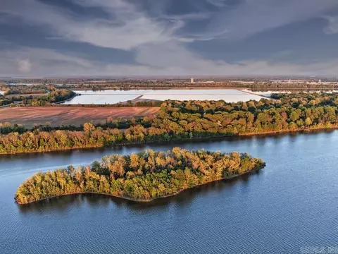 View/Area - 2917 Riverside Dr, Pine Bluff, AR 71602 photo 2 of 3