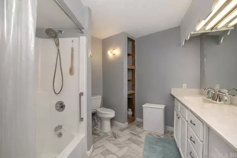 Bath - 2917 Riverside Dr, Pine Bluff, AR 71602 photo 1 of 2