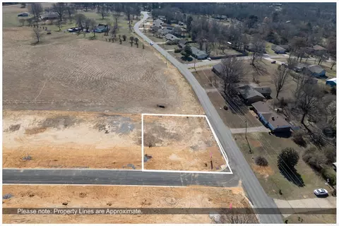 101 Glade Dr, Cabot, AR 72023