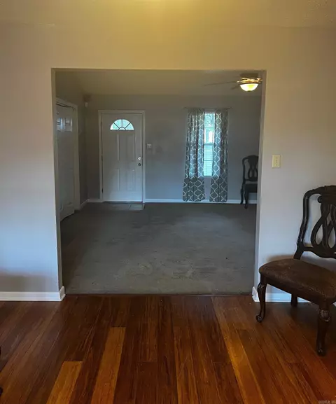 Entry Way - 32 Mount Zion Loop, Morrilton, AR 72110 photo 2 of 3