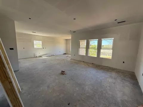 Living - 507 Madeleine Cir, Austin, AR 72007 photo 1 of 2