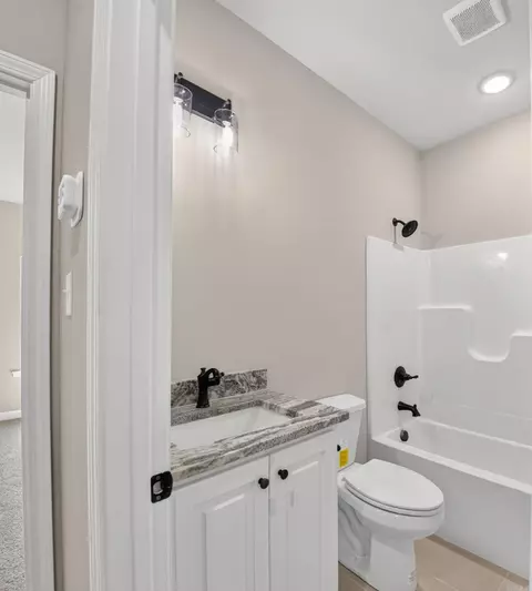 Bath - 2020 Skylark Dr, Beebe, AR 72012 photo 5 of 5