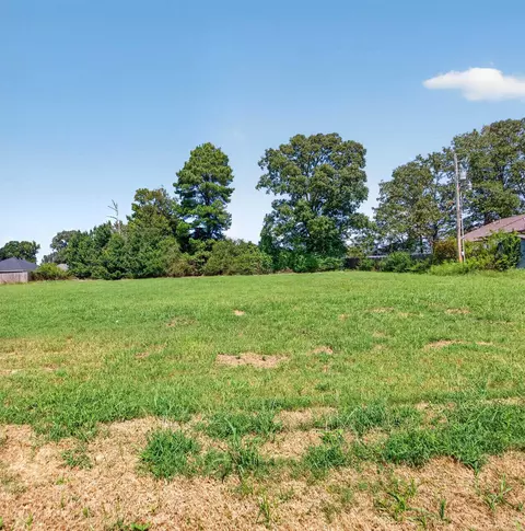 Exterior - 2020 Skylark Dr, Beebe, AR 72012 photo 6 of 9