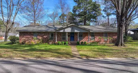 1404 Fox Dr, Searcy, AR 72143