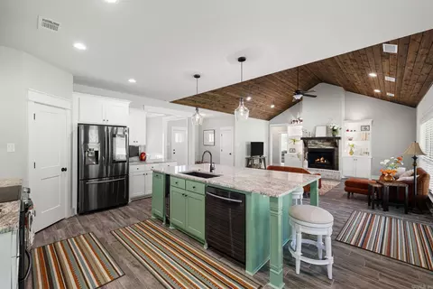 Kitchen - 405 Sandy Creek Dr, Ward, AR 72176 photo 2 of 4