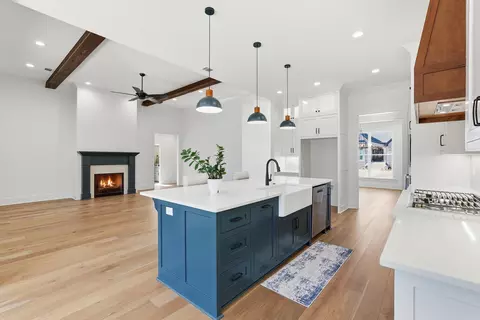 Kitchen - 1650 Dolphin Dr, Conway, AR 72034 photo 3 of 8