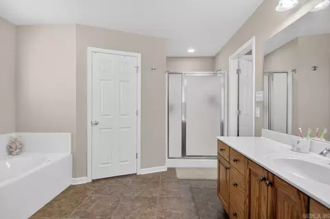 Bath - 7586 Mars Hill Rd, Bauxite, AR 72011 photo 2 of 4