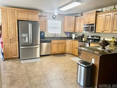 Kitchen - 7586 Mars Hill Rd, Bauxite, AR 72011 photo 1 of 2
