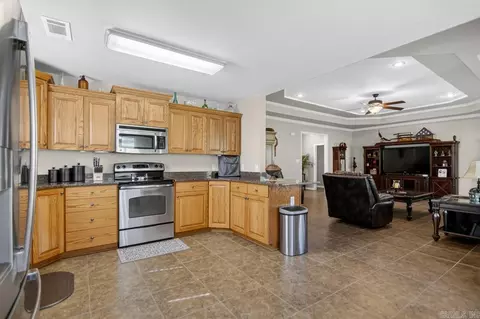 Kitchen - 7586 Mars Hill Rd, Bauxite, AR 72011 photo 2 of 2