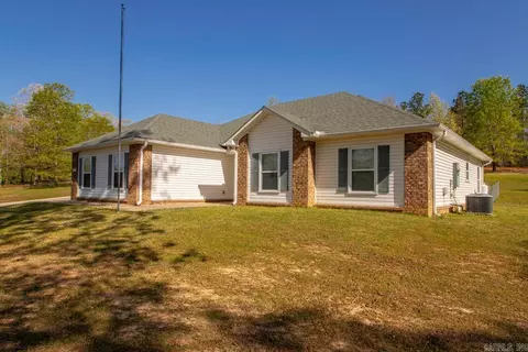Exterior - 7586 Mars Hill Rd, Bauxite, AR 72011 photo 5 of 10