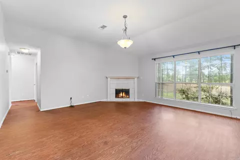 Living - 2525 Peabody Dr, Conway, AR 72032 photo 2 of 4