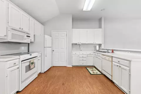 Kitchen - 2525 Peabody Dr, Conway, AR 72032 photo 1 of 3