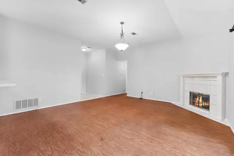 Living - 2525 Peabody Dr, Conway, AR 72032 photo 3 of 4