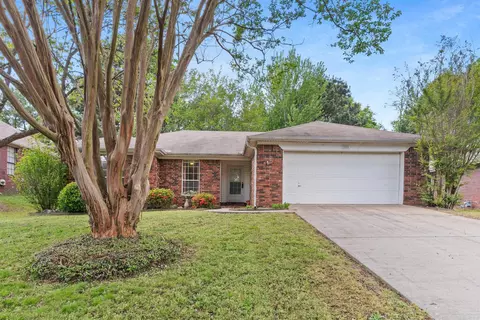 2525 Peabody Dr, Conway, AR 72032