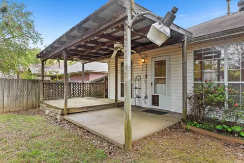 Exterior - 2525 Peabody Dr, Conway, AR 72032 photo 7 of 9