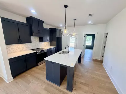 Kitchen - 6874 Detonti, Bauxite, AR 72011 photo 4 of 9