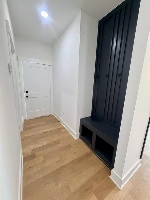 Entry Way - 6874 Detonti, Bauxite, AR 72011 photo 1 of 2