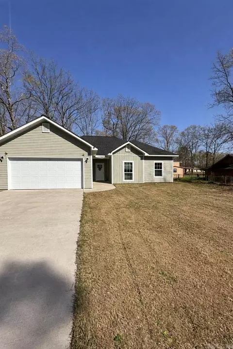 907 West St, White Hall, AR 71602