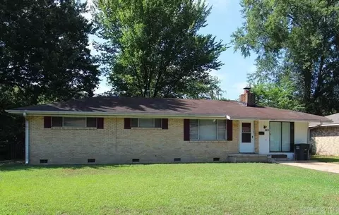 405 Angus St, Conway, AR 72032