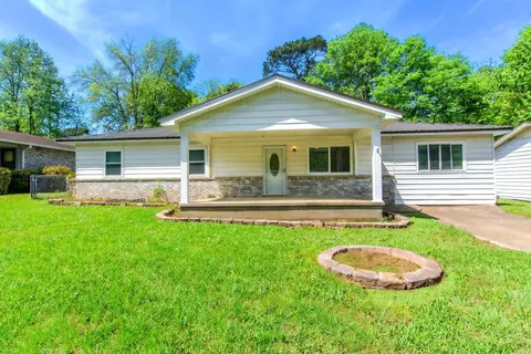 2616 Meadow Ln, Benton, AR 72015