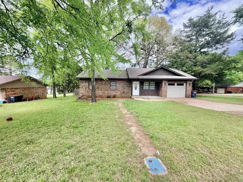 815 E Fir St, Russellville, AR 72802