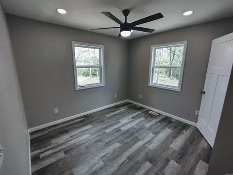 Bedroom - 616 Roasting Ear Rd, Onia, AR 72663 photo 4 of 7