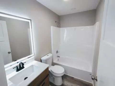 Bath - 616 Roasting Ear Rd, Onia, AR 72663 photo 1 of 4