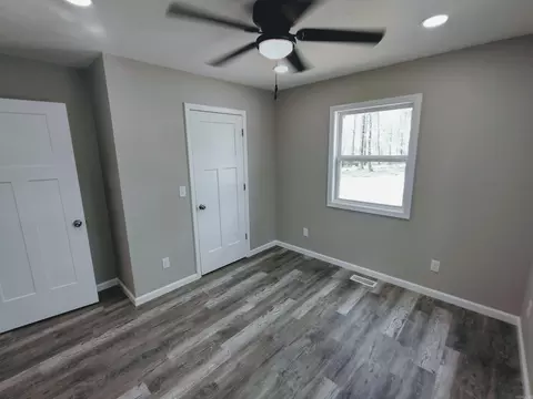 Bedroom - 616 Roasting Ear Rd, Onia, AR 72663 photo 6 of 7