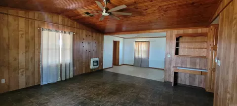 Living - 5299 Highway 33, Augusta, AR 72006 photo 1 of 2
