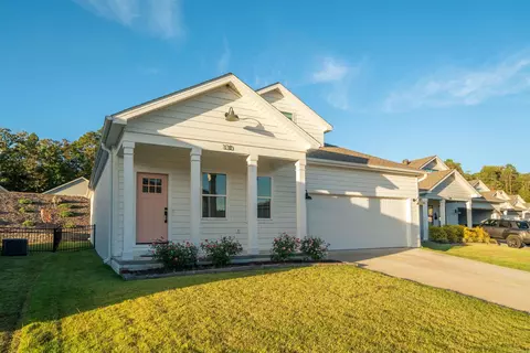 130 Clearwater Cv, Hot Springs, AR 71913