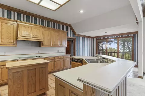 Kitchen - 39 E Bluff Dr, Quitman, AR 72131 photo 2 of 4