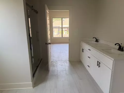 Bath - 4055 Kindness Ct, Alexander, AR 72002 photo 3 of 4
