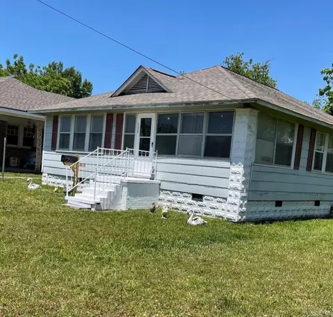 208 W 4th St, Rector, AR 72461