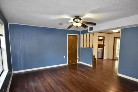 Living - 143 Windmill Ln, Malvern, AR 72104 photo 1 of 3