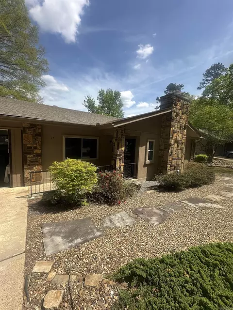 17 La Canada Ln, Hot Springs Village, AR 71909