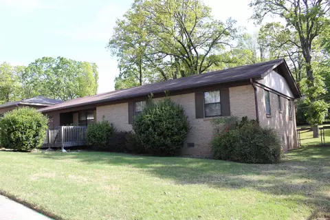 5100 Arlington Dr, North Little Rock, AR 72116