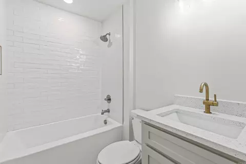 Bath - 1314 Mitchell St, Conway, AR 72034 photo 3 of 3