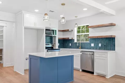 Kitchen - 1314 Mitchell St, Conway, AR 72034 photo 1 of 5