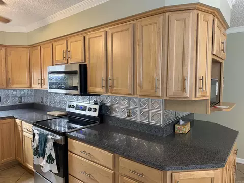 Kitchen - 4 Stratford, Pine Bluff, AR 71603 photo 3 of 3